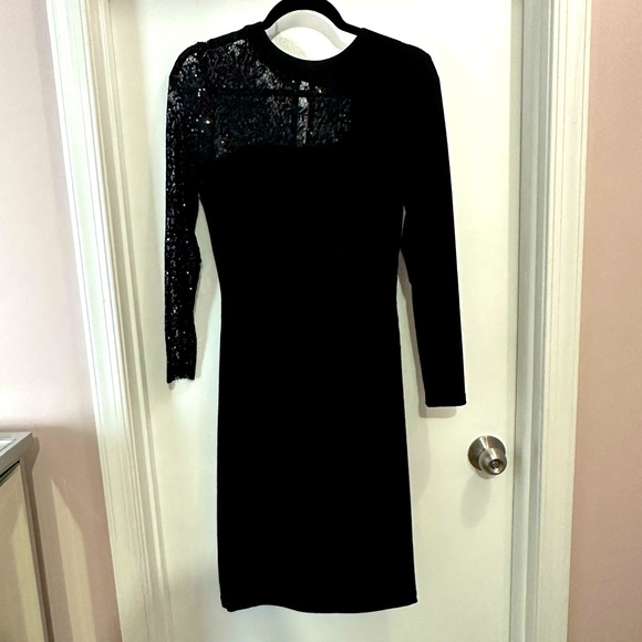 Little black dress with long sleeve and lace cut out - Picture 2 of 6